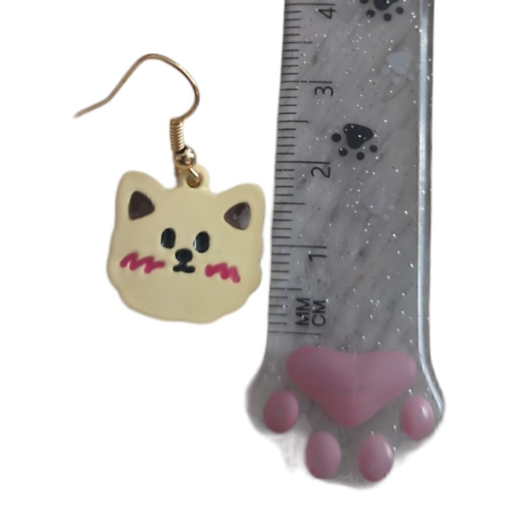 Kitty Cat Face Earrings  - Picture 3 of 4